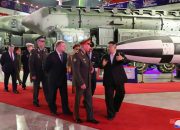 Kim Jong Un Marah Setelah Kapal Perang Baru Korea Utara Rusak dalam Peluncuran Gagal