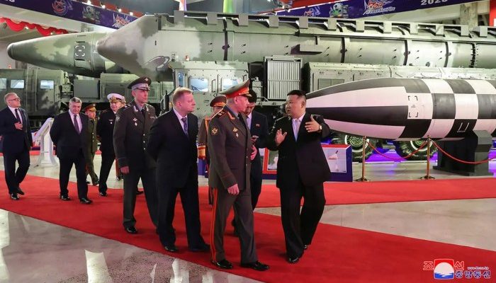 Kim Jong Un Marah Setelah Kapal Perang Baru Korea Utara Rusak dalam Peluncuran Gagal