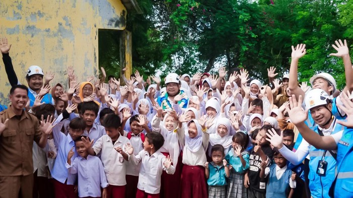 Warga Papua Barat Dapatkan Akses Listrik 24 Jam