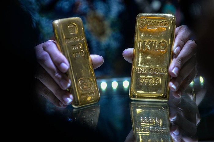 Harga Emas Dunia Naik, Cetak Rekor Tertinggi Mingguan