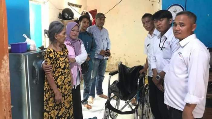 Lansia di Pedalaman Terima Layanan Kesehatan Gratis