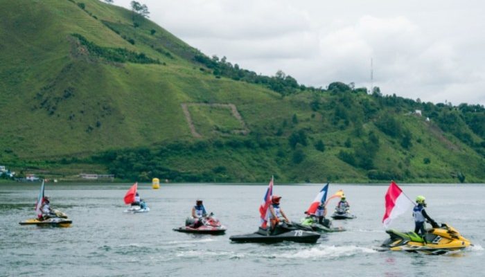 Festival Danau Toba Disambut Meriah Ribuan Pengunjung