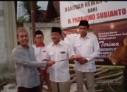 Prabowo Serahkan Sapi Kurban Jumbo ke Istiqlal, Disaksikan Jamaah