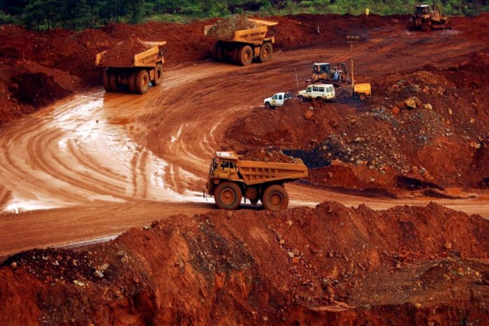 Hilirisasi Dan Industrialisasi Efektif Untuk Meningkatkan Nilai Tambah ... Presiden Akui Izin Tambang Nikel Terbit Sejak 2017