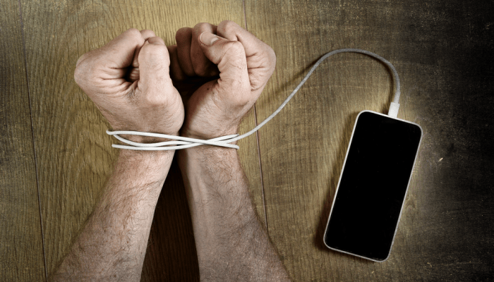 Studi Ungkap 3 Karakter yang Mudah Ketagihan Gadget