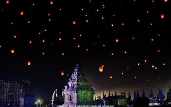 Mengunjungi Festival Tradisional di Kota Tertentu