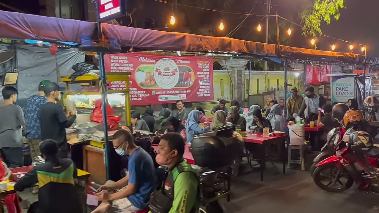 7 Rekomendasi Tempat Wisata Kuliner Malam Jakarta yang Asik! Wisata Kuliner Malam di Kota Metropolitan