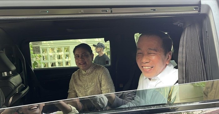 Jokowi - Iriana Hadiri Acara Mata Ni Horja Kahiyang Ayu dan Bobby ... Jokowi Pulang ke Kampus UGM, Ditemani Iriana dalam Momen Reuni