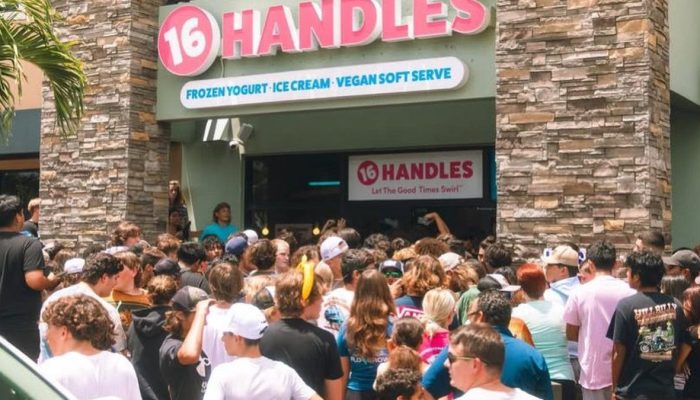 Modal Berani, Pemuda Ini Sukses Jadi CEO Frozen Yogurt Dengan 40 Toko di New York