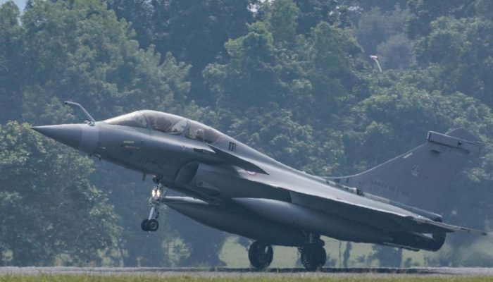 Empat Penerbang TNI AU Berhasil Terbang Solo Rafale di Prancis