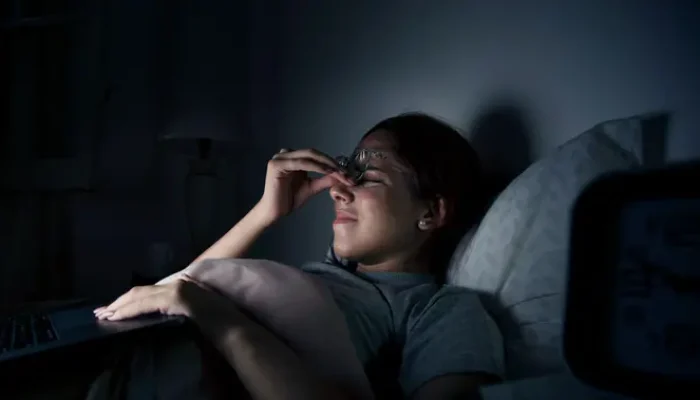 Bangun Tengah Malam dan Tak Bisa Tidur Lagi? Waspadai Risiko Insomnia!