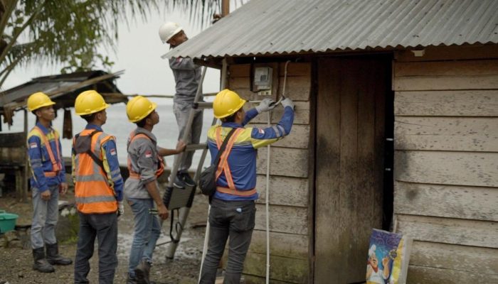 Setahun Program Energi Listrik Terangi Pelosok dan Tingkatkan Kehidupan Masyarakat