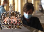 Perampok Museum Louvre Tidak Sentuh Berlian Terkutuk Marie Antoinette Rp 1 Triliun