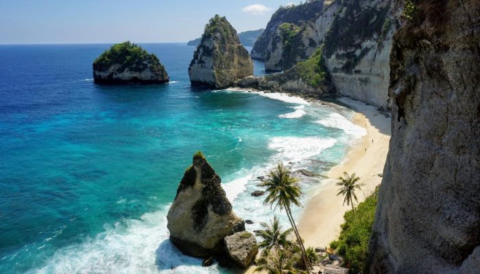 12 Rekomendasi Tempat Makan Halal Enak di Nusa Penida Bali beserta Kisaran Harganya 2025