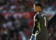 Altay Bayindir Berkelas di Bangku Cadangan Usai Posisi Utama Direbut Senne Lammens