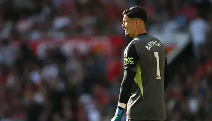 Altay Bayindir Berkelas di Bangku Cadangan Usai Posisi Utama Direbut Senne Lammens