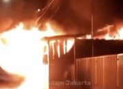 Kebakaran Rumah Makan di Kebon Jeruk Jakarta Barat pada Dinihari 4 Oktober 2025