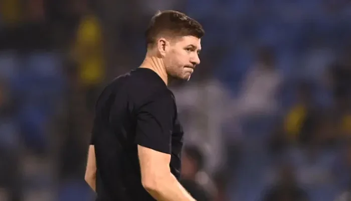 Peluang Steven Gerrard Kembali ke Rangers Usai Pemecatan Russell Martin