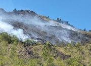 Lereng Gunung Batur Kintamani Terbakar Diduga Akibat Puntung Rokok