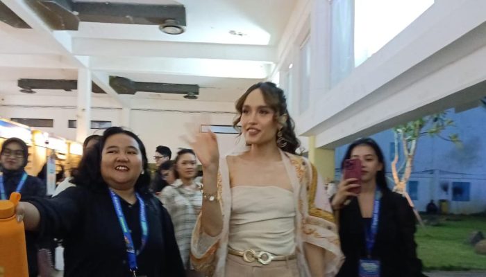 Cinta Laura mengusung gaya hidup ramah lingkungan untuk menghindari kesengsaraan orang lain