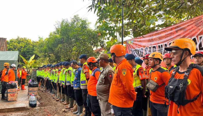 Strategi Tim SAR Mencari 10 Korban Longsor di Cilacap yang Masih Hilang