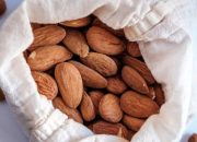 Cara Terbaik Nikmati Almond Tanpa Kehilangan Nutrisi Menurut Ahli Gizi
