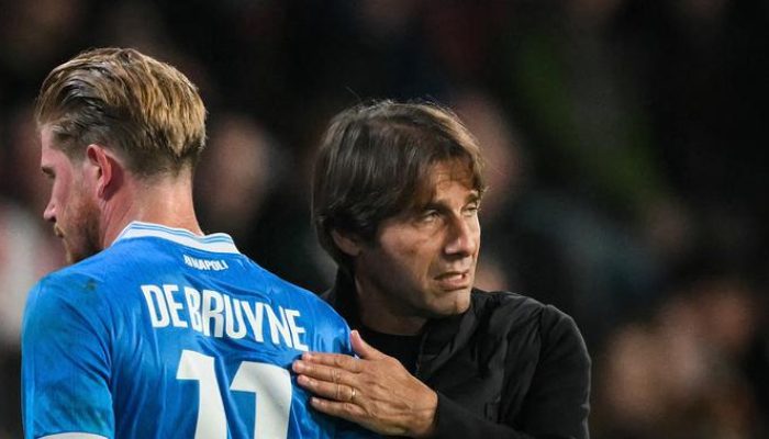 Ruang Ganti Napoli Kacau, Akan ‘Curhat’ Langsung ke Presiden De Laurentiis