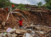 Dua Orang Meninggal dan 21 Hilang dalam Proses Pencarian