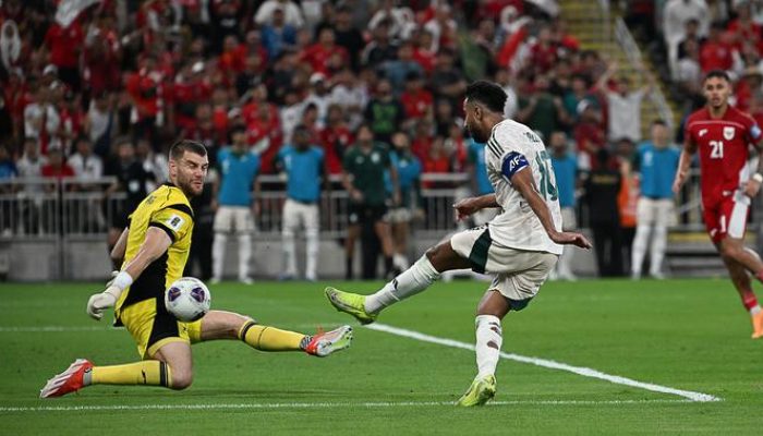 Maarten Paes Bantah Rumor Gabung Persib, Sebut Asal Berita Tak Jelas