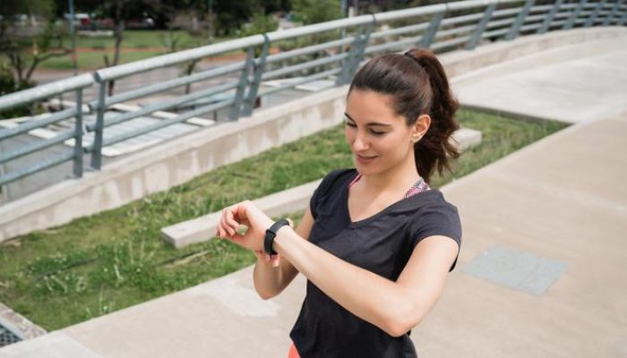 5 Smartwatch Hemat Rp 500 Ribuan untuk Lari dengan Fitur Lengkap Tahun 2025