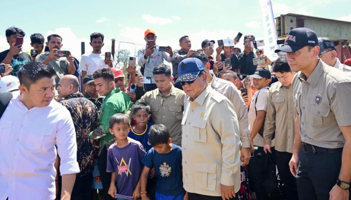 Presiden Prabowo Rayakan Malam Tahun Baru di Tapanuli Selatan Bersama Warga