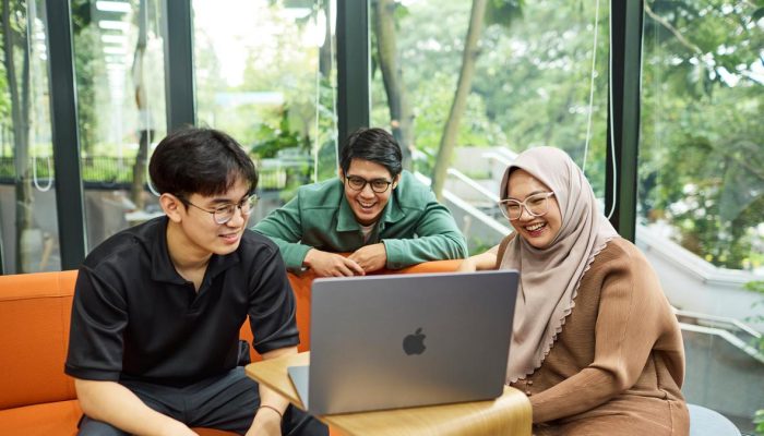 Cara Apple Developer Academy Mendidik Mahasiswa di Indonesia Tanpa Ceramah