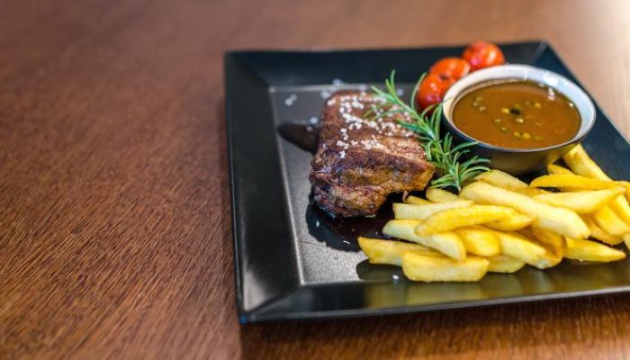 Resep Steak Ayam BBQ Sederhana untuk Hidangan Spesial Malam Tahun Baru di Rumah