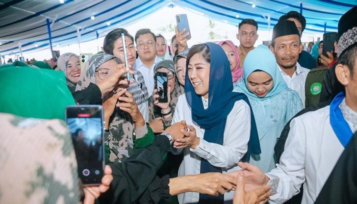 Kemkomdigi Salurkan 6,5 Ton Sembako untuk Korban Banjir di Deli Serdang