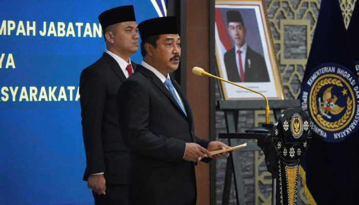 Menteri Imigrasi Akui Proses Penerbitan Paspor Terlambat