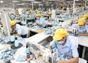 Purbaya Bebaskan Pajak PPh Pekerja Industri Sepatu dan Tekstil di Tahun 2026