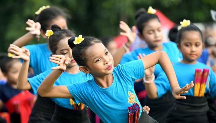 Lepas 2025 Sambut 2026, Ratusan Anak Bali Tampilkan Tarian Tradisional