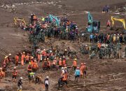 Percepat Pencarian Korban Longsor di Cisarua, Tiga Alat Berat Diterjunkan