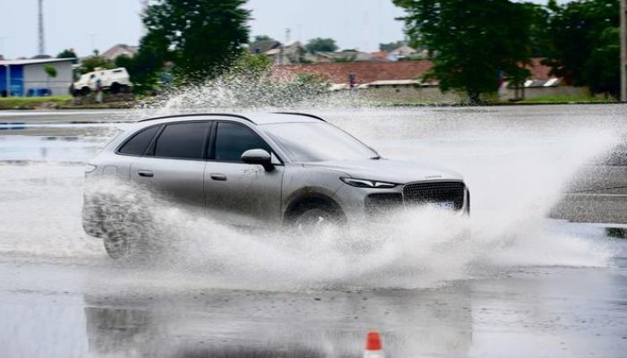 SUV NEV Premium Terbaru Hadir dengan Kendali Halus dan Kenyamanan Maksimal