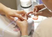 Tren Riasan Kuku Valentine 2026 yang Lebih dari Sekadar Merah, Pink, dan Putih