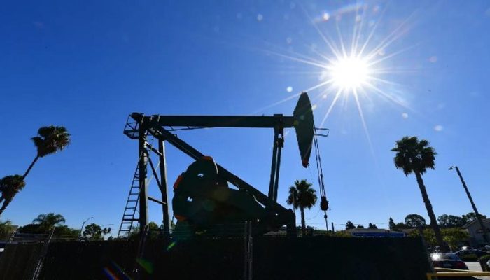 Harga Minyak Hari Ini 11 Februari 2026 Turun Tipis