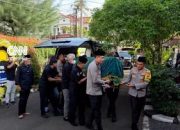 Momen Kedatangan Jenazah Istri di Rumah Duka