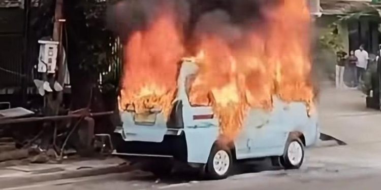 Kisah Sopir Angkot yang Dibakar Hidup-hidup di Tanah Abang