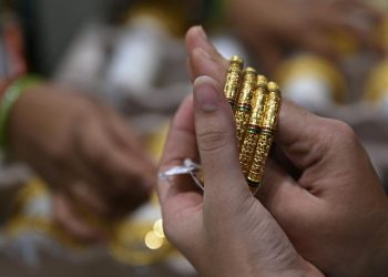 Investor Menahan Transaksi di Pasar Logam Mulia, Harga Emas Tidak Bergerak