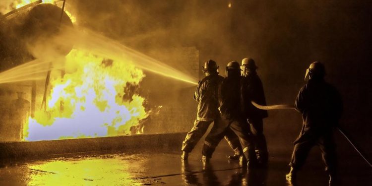 Perabotan dan Pakan Kucing di Tangerang Terbakar Habiskan Gudang