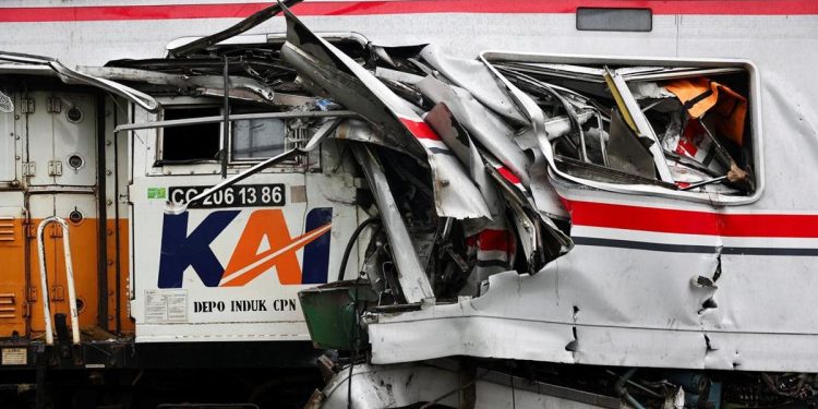 Kisah Korban KRL Maut Lompat Jendela dan Pulang Gemetar Naik Ojol