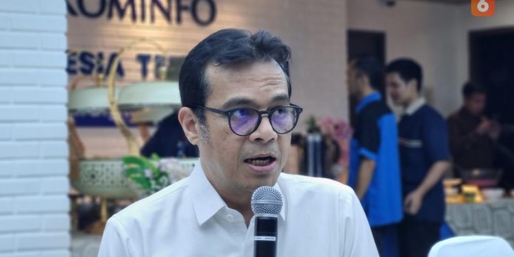 Menolak Penguasaan Algoritma, Wamenkomdigi Peringatkan Bahaya Aturan Media Sosial