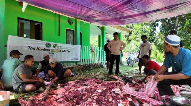 Senyum Bahagia Penerima Manfaat Hewan Kurban dari Donasi Kemanusiaan