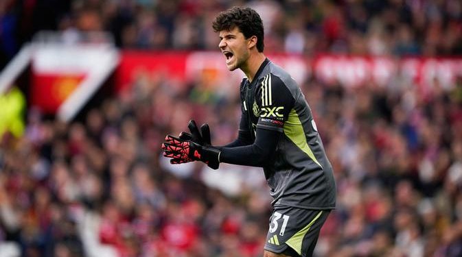 Senne Lammens Diprediksi Menjadi Kiper Utama Manchester United Selama Sepuluh Tahun