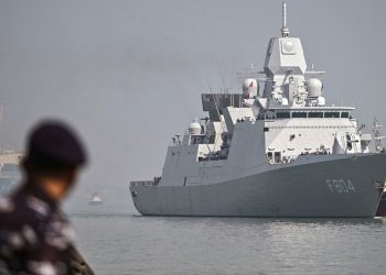 Misi Diplomatik Kapal Perang Belanda HNLMS De Ruyter Berkunjung ke Surabaya